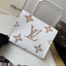 M67691 LV Toilet Pouch XL 盥洗袋 超大Monogram花朵图案 LV手包 卡其色