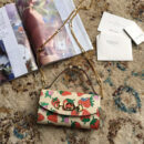 564718 Gucci女袋 Gucci Zumi系列 互扣式G马衔扣 草莓印花 深绿色