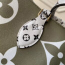 M44571 LV ONTHEGO 手袋 超大号 Monogram 印花迷你 Monogram 饰边 奶白色