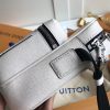 M30243 LV OUTDOOR 邮差包 Monogram 帆布单肩斜跨男包 LV邮差包 白色