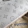 M30243 LV OUTDOOR 邮差包 Monogram 帆布单肩斜跨男包 LV邮差包 白色