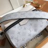 M30243 LV OUTDOOR 邮差包 Monogram 帆布单肩斜跨男包 LV邮差包 白色