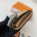 M67640 LV ZOE 钱夹 Monogram 涂层帆布信封钱包 卡其色