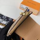 M67640 LV ZOE 钱夹 Monogram 涂层帆布信封钱包 卡其色