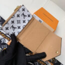 M67640 LV ZOE 钱夹 Monogram 涂层帆布信封钱包 卡其色