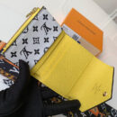 M67670 LV ZOE 钱夹 Monogram 涂层帆布信封钱包 粉色