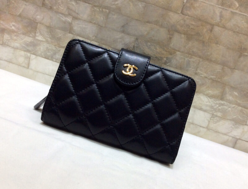 CHANEL 原单进口羊皮短折钱夹 A48667黑色/金扣
