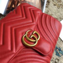 498079 Gucci女包 GG Marmont系列 小牛皮 绗缝波浪纹 Gucci手拿包 红色