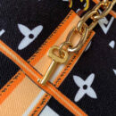 M44667 LV S LOCK 小号腰包 Monogram 涂层帆布女包 LV腰包