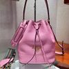 1BE018 Prada女包 小牛皮鹿皮纹 普拉达手提包 抽绳水桶包 Prada肩包 粉色