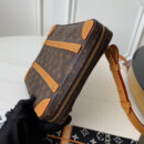M44754 LV SOFT TRUNK 中号邮差包 Monogram 帆布男包