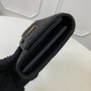 M68590 LV CAPUCINES 钱夹 LV钩扣女士长款钱夹 黑色