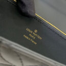 M68590 LV CAPUCINES 钱夹 LV钩扣女士长款钱夹 黑色