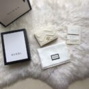 546580 Gucci GG Marmont绗缝V型皮革小号钱包 奶白色