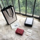 546580 Gucci GG Marmont绗缝V型皮革小号钱包 红色