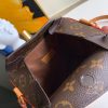 1584415292896166.jpg M44877 LV Milk Box 手袋 2020新款复古牛奶包