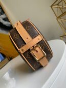 M45149 LV BOITE CHAPEAU SOUPLE 小号手袋 LV圆饼包