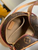 M45149 LV BOITE CHAPEAU SOUPLE 小号手袋 LV圆饼包