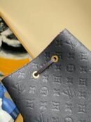 M45306 LV NEONOE 中号手袋 Monogram Empreinte 压纹皮革女包 深蓝色