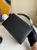 M55977 LV POCHETTE GRENELLE 手袋 Epi牛皮女包 黑色