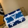 1586225505444517.jpg M69136 LV ESCALE 26 盥洗袋 2020新款日本绞染工艺女包 蓝色