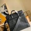 M55701 LV STEAMER 小号手袋 Taurillon 牛皮Monogram压花男包 黑色