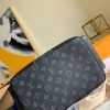 M30417 LV Taigarama 系列 OUTDOOR 双肩包 Taiga 牛皮背包 黑色