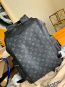 M30417 LV Taigarama 系列 OUTDOOR 双肩包 Taiga 牛皮背包 黑色