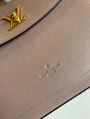 M56094 LV LOCKME EVER 中号手袋 LV旋扣女包 灰褐色