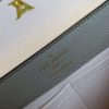 M56094 LV LOCKME EVER 中号手袋 LV旋扣女包 灰褐色