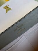 M56094 LV LOCKME EVER 中号手袋 LV旋扣女包 灰褐色