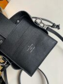 M68709 LV NANO LOCKME BUCKET 手袋 LV全皮迷你水桶包 黑色