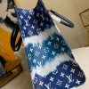 1587079356119311.jpg M45120 LV ONTHEGO 大号手袋 2020夏季新款日本绞染工艺女包 蓝色