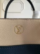 M55933 LV ON MY SIDE 手袋 撞色帆布手提单肩斜挎包 深蓝色
