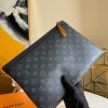 1587613030727340.jpg M69256 LV Pochette Discovery 手袋 Gaston Labels 限量版系列手包