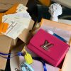 1587714485231429.jpg M56131 LV TWIST 中号手袋 Epi 皮革 LV女士单肩手提包 红色