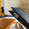 1588549864318125.jpg M30450 LV POCHETTE VOYAGE 中号手袋 Taiga 皮革手包 黑色