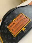 M45220 LV Discovery 腰包 Gaston Labels 系列男包 LV腰包