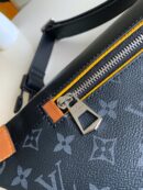 M45220 LV Discovery 腰包 Gaston Labels 系列男包 LV腰包