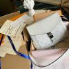 M30411 LV OUTDOOR FLAP 信使包 Taiga 皮革配帆布男包 白色