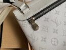 M30411 LV OUTDOOR FLAP 信使包 Taiga 皮革配帆布男包 白色