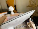 M30411 LV OUTDOOR FLAP 信使包 Taiga 皮革配帆布男包 白色