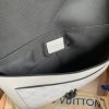 M30411 LV OUTDOOR FLAP 信使包 Taiga 皮革配帆布男包 白色