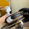 M68276 LV MINI BOITE CHAPEAU 手袋 Monogram Reverse 涂层 LV圆饼包