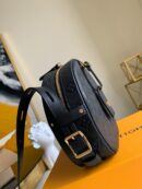 M45167 LV Boite Chapeau Souple 手袋 LV圆饼包 黑色