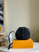 M45167 LV Boite Chapeau Souple 手袋 LV圆饼包 黑色