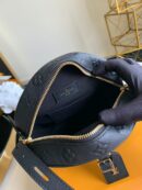 M45167 LV Boite Chapeau Souple 手袋 LV圆饼包 黑色