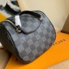 M47528 Louis Vuitton路易威登Monogram帆布系列 特大号盥洗包 LV手拿包