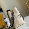 M56889 LV CRAFTY NEONEO 中号手袋 超大 Monogram 印花水桶包 奶白色