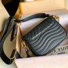 M56461 LV New Wave Multi-Pochette 手袋 LV三合一斜挎包 黑色